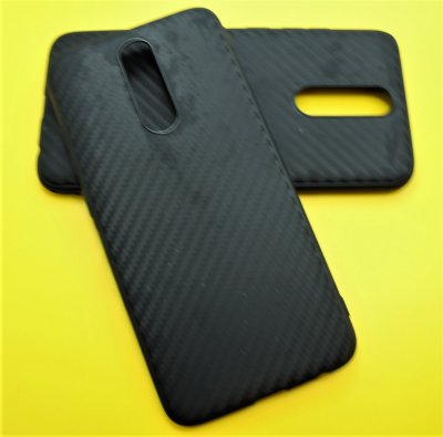 Чехол силиконовый для Xiaomi Redmi 8 Карбон (черный)
